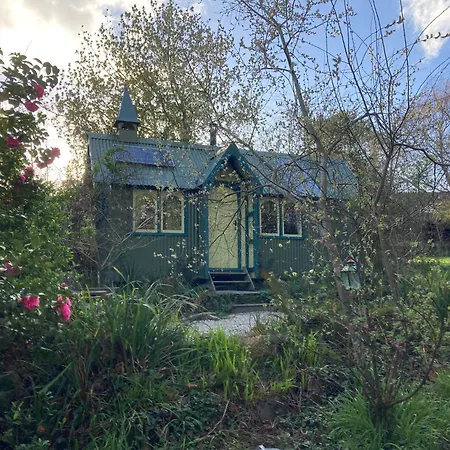 Enchanting Hand Painted Tabernacle With Hot Tub Orman Evi Bude